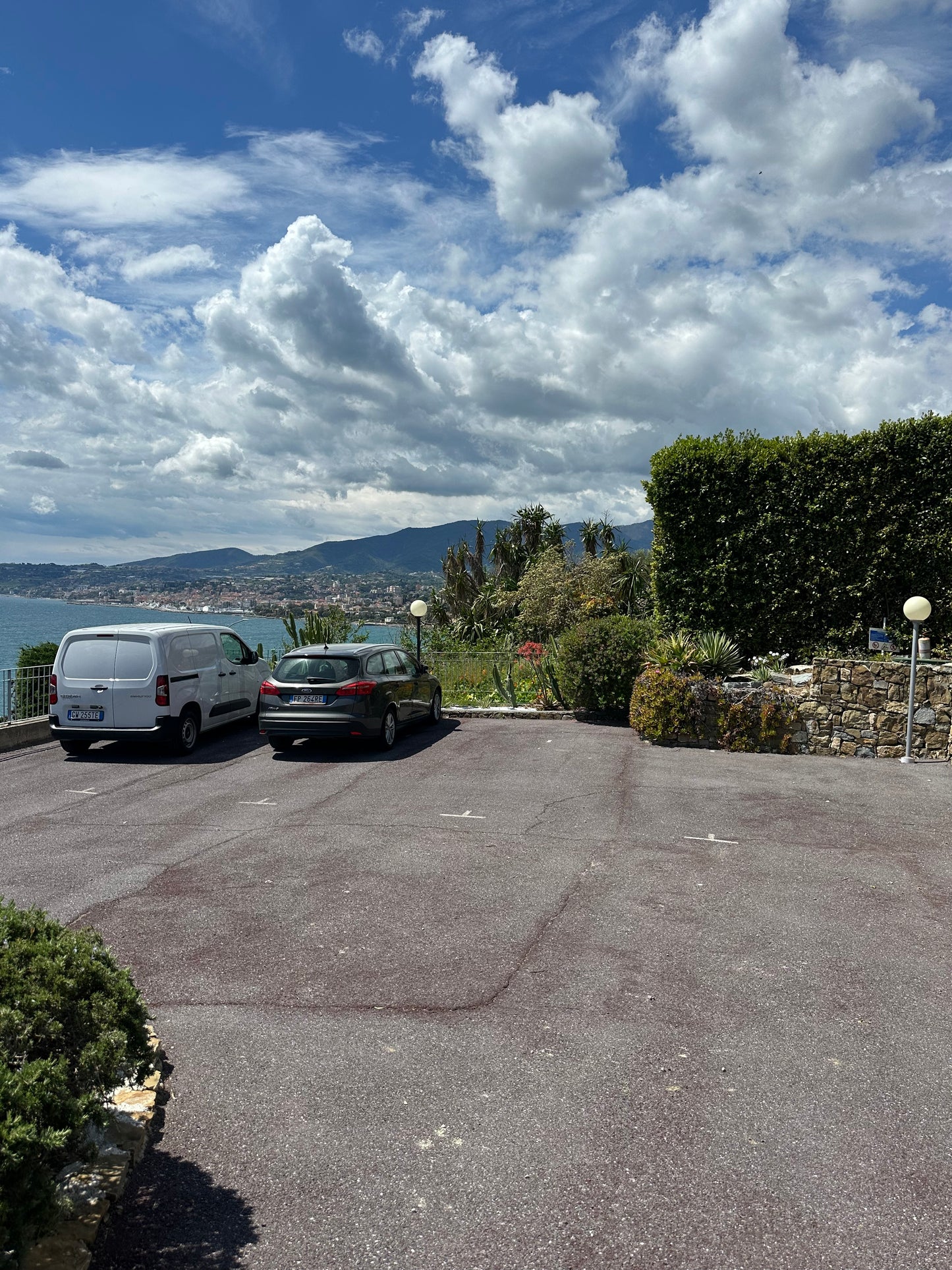 [ "VISTA MARE BLU" // SANREMO