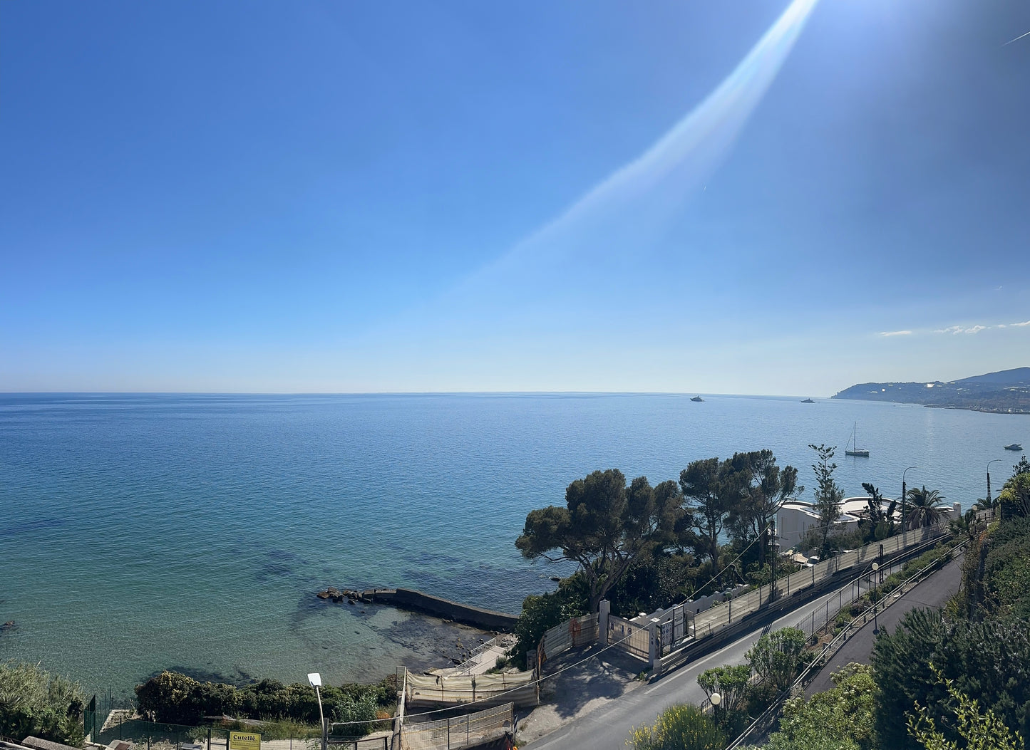 [ "VISTA MARE BLU" // SANREMO