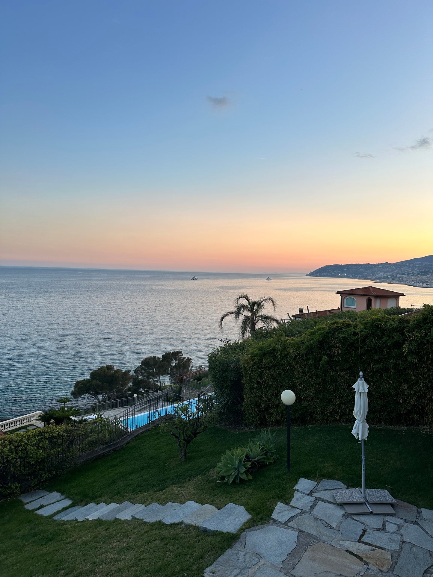 [ "VISTA MARE BLU" // SANREMO