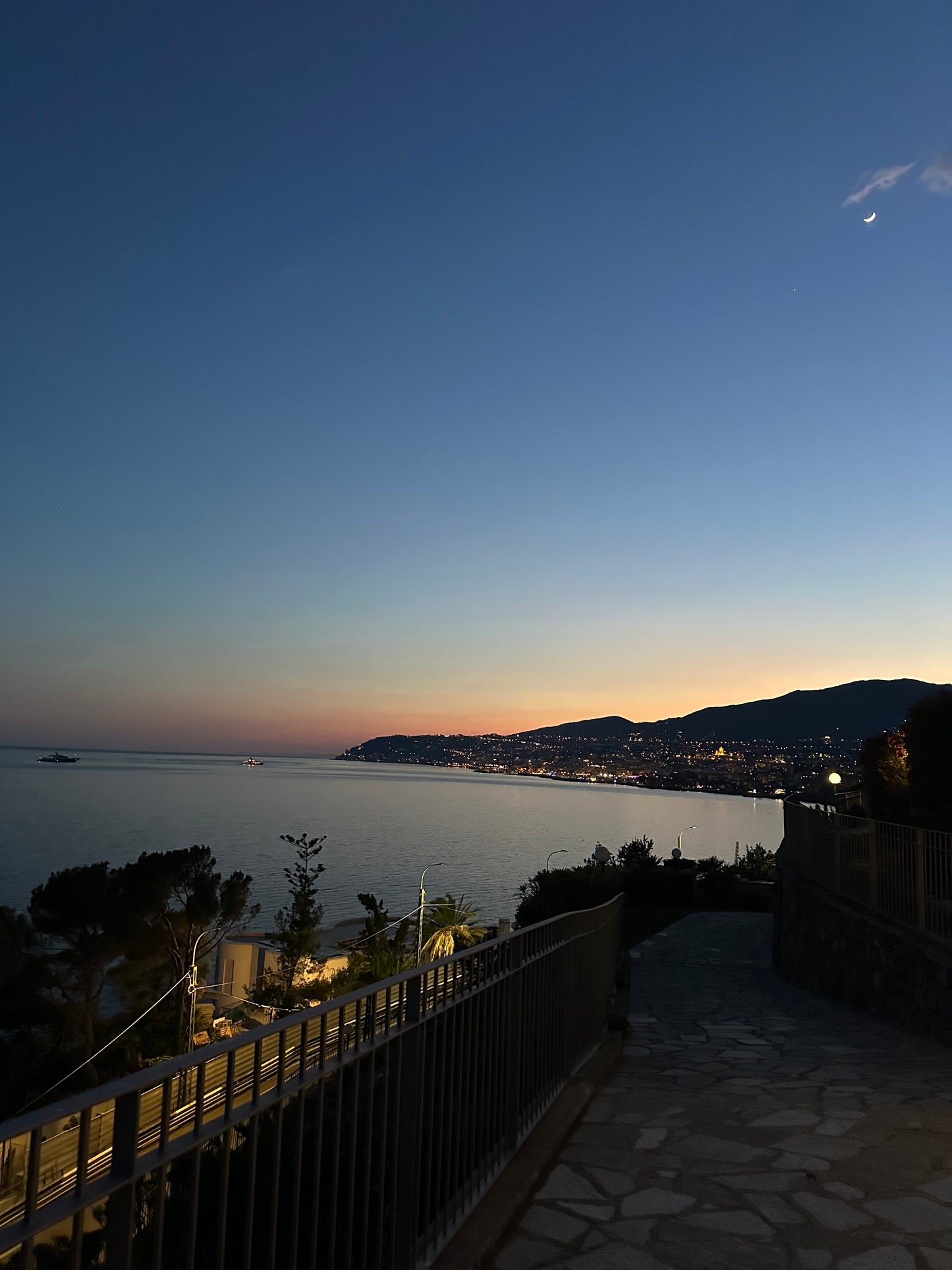 [ "VISTA MARE BLU" // SANREMO