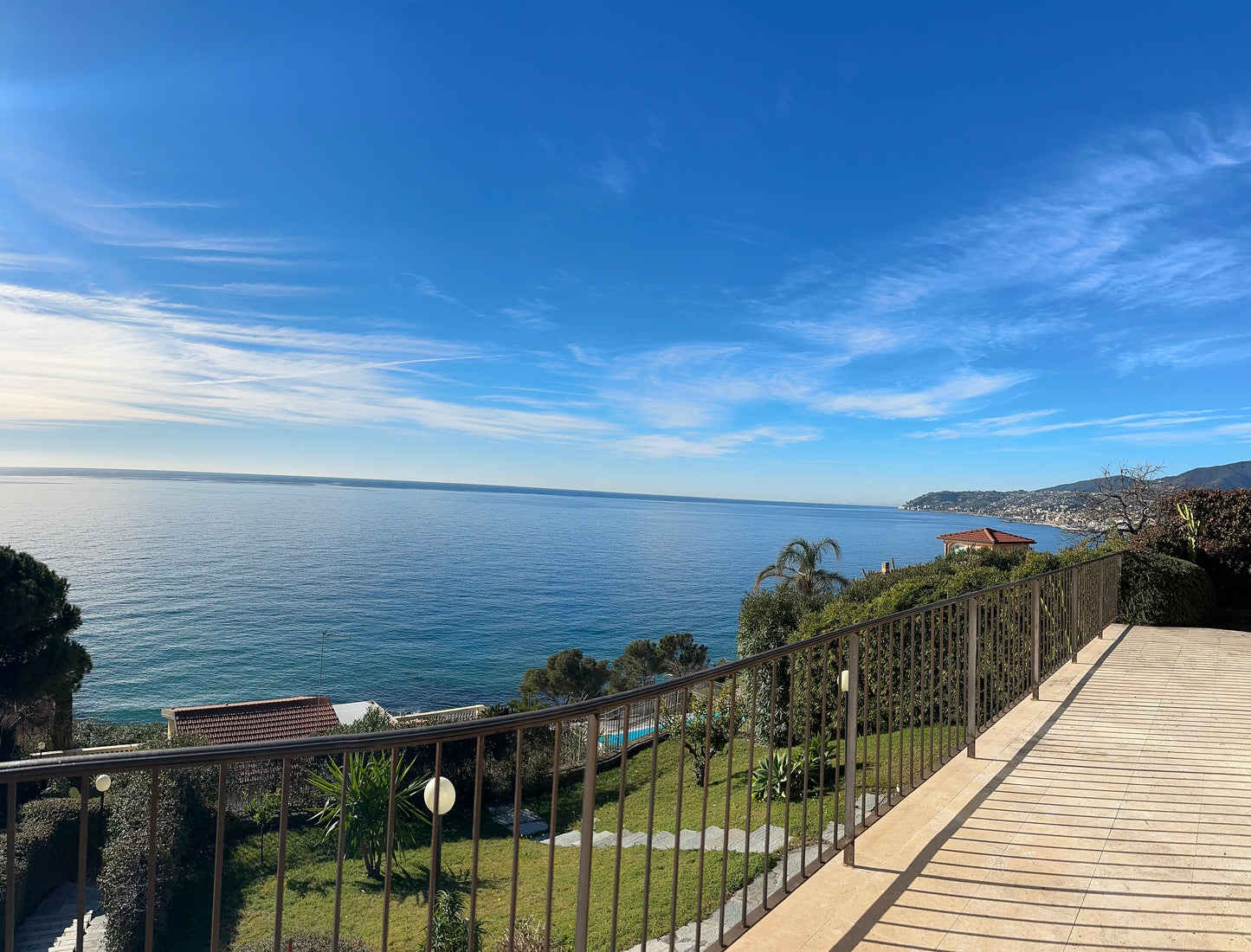 [ "VISTA MARE BLU" // SANREMO