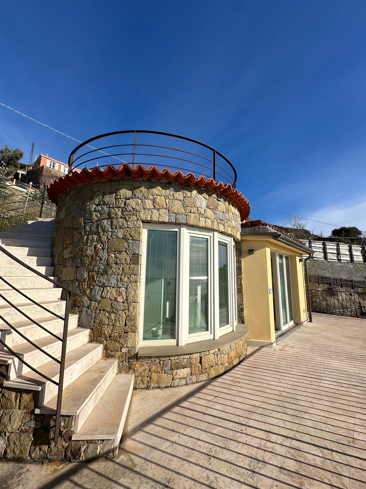 [ "VISTA MARE BLU" // SANREMO