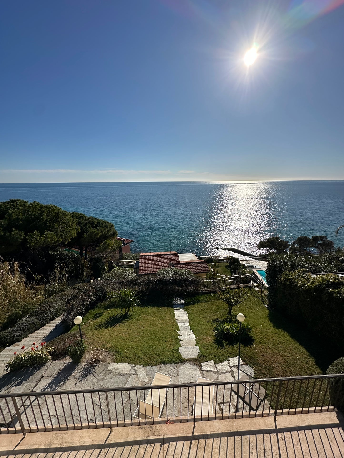 [ "VISTA MARE BLU" // SANREMO