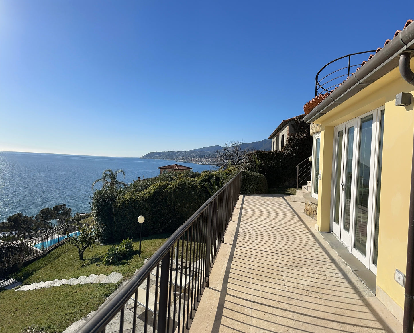 [ "VISTA MARE BLU" // SANREMO