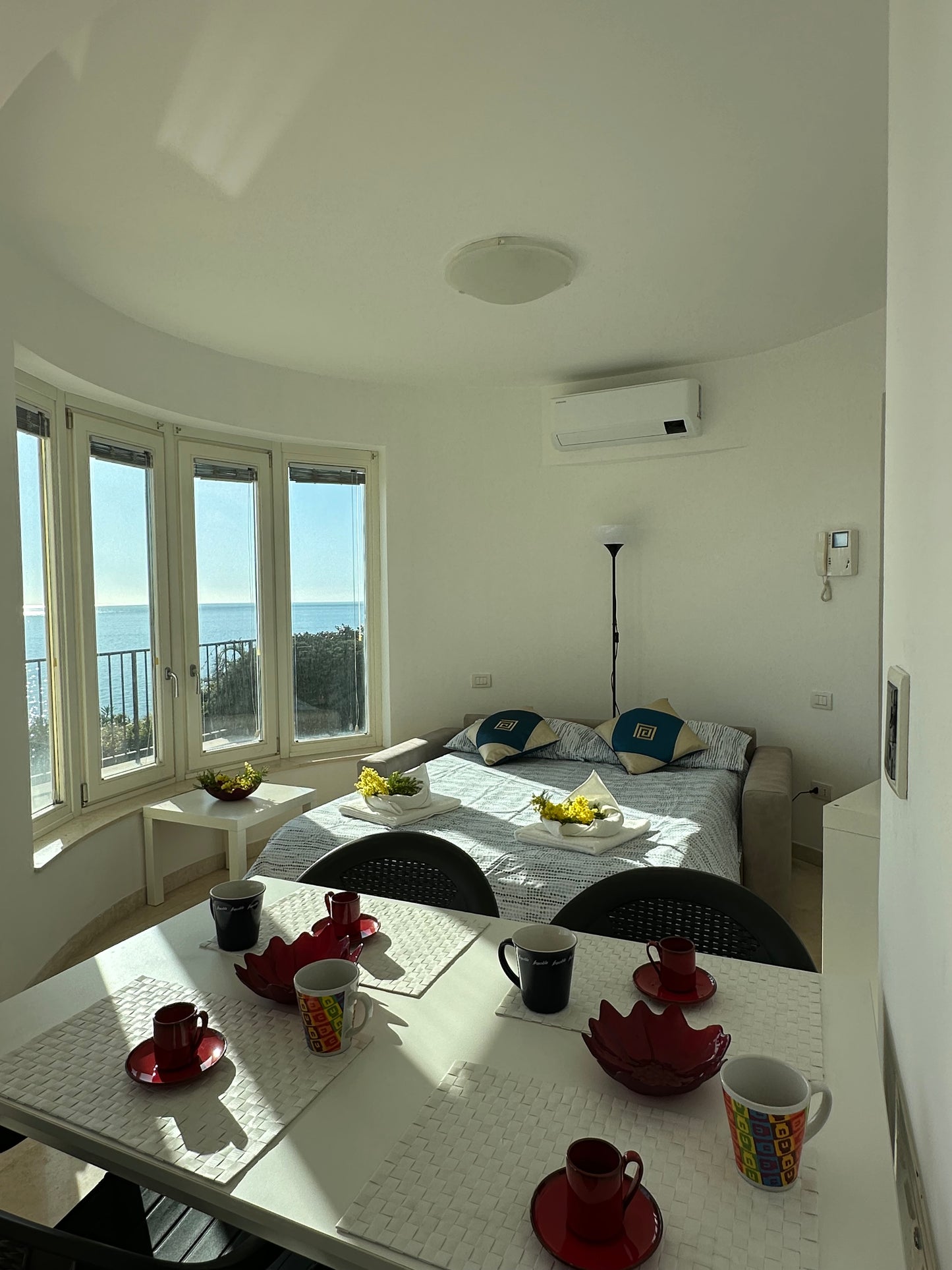 [ "VISTA MARE BLU" // SANREMO