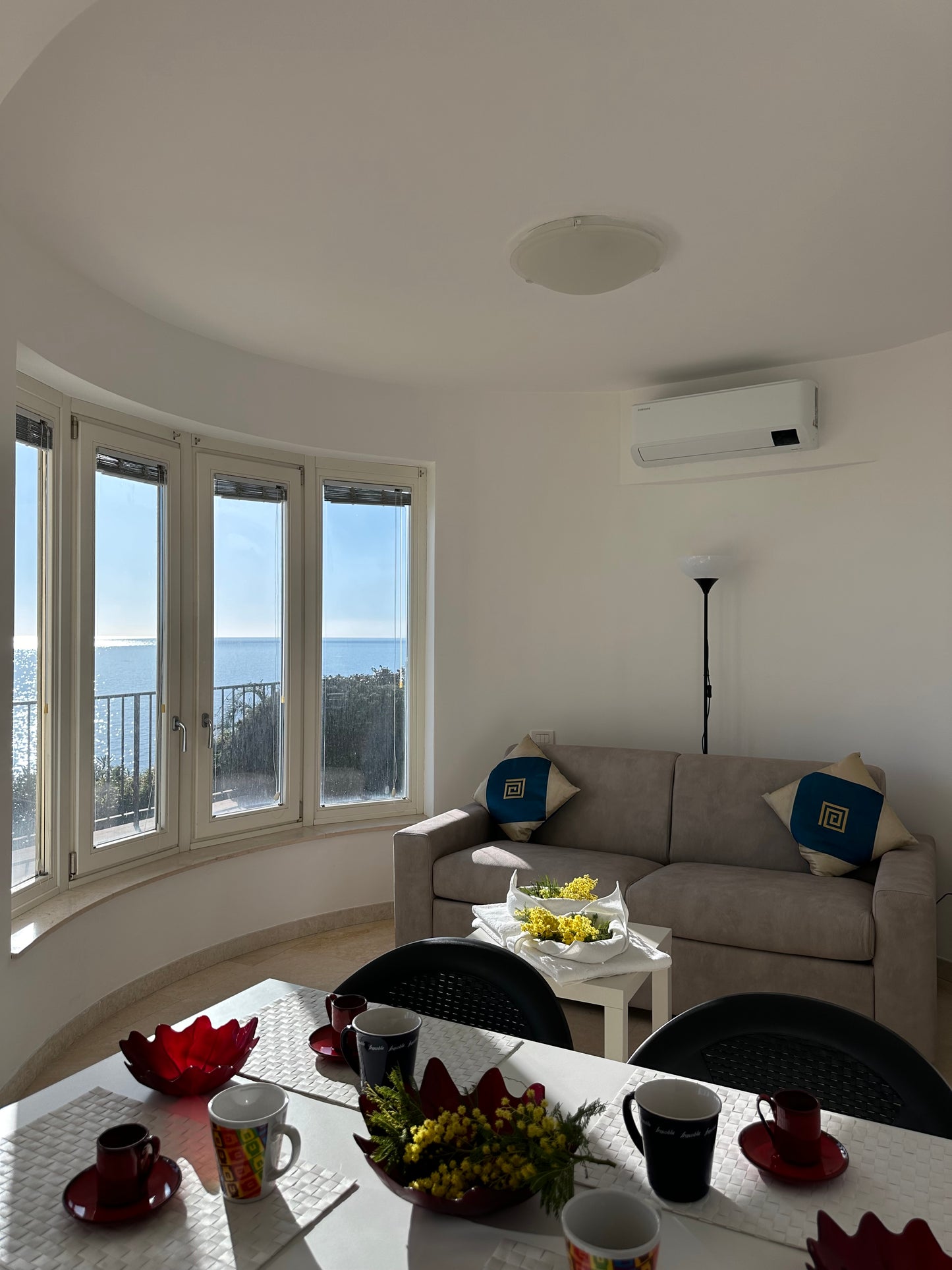 [ "VISTA MARE BLU" // SANREMO