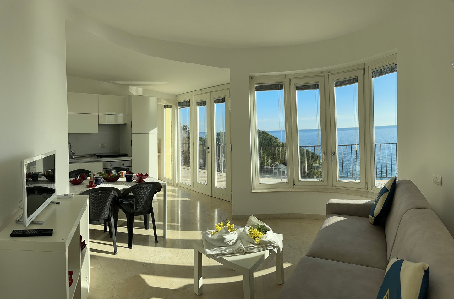 [ "VISTA MARE BLU" // SANREMO
