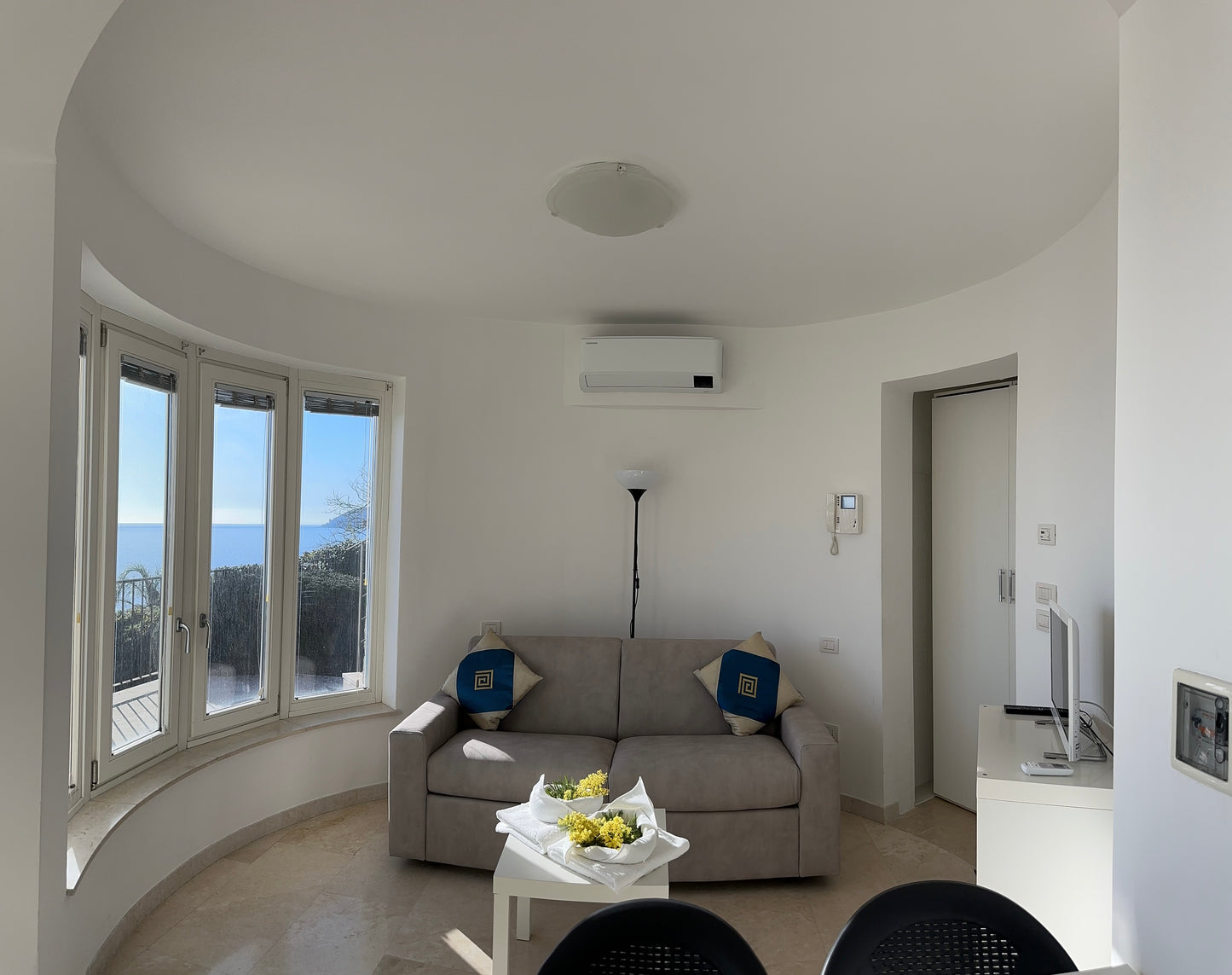 [ "VISTA MARE BLU" // SANREMO