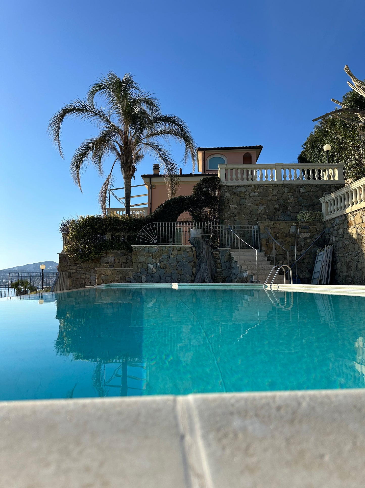 [ "VISTA MARE BLU" // SANREMO