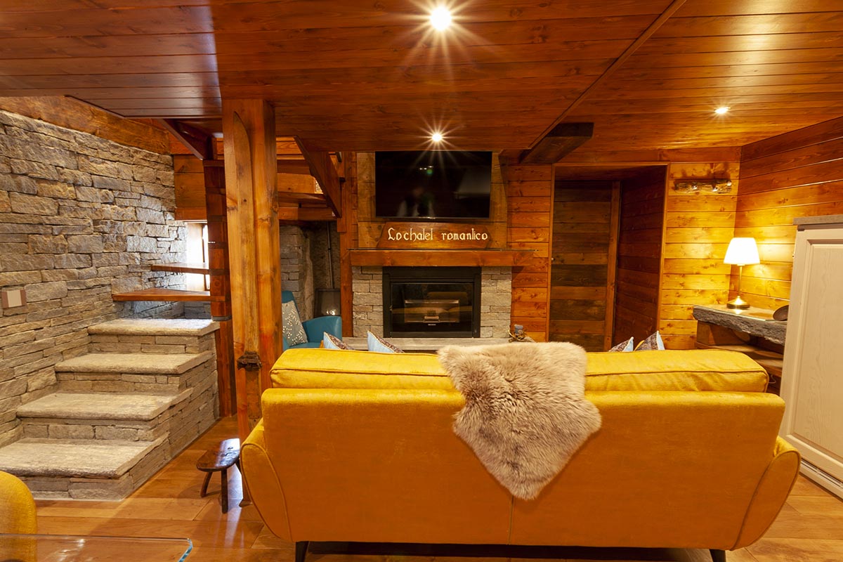 [ "CHALET INCANTO" //  SCHIERANCO-VALLE ANTRONA ]