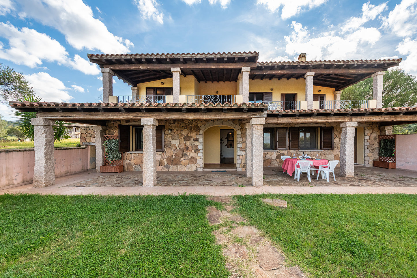 [ "VILLA MIRTO QUADRI" // SINISCOLA ]