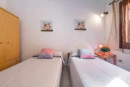 [ "VILLA TAVOLARA TRILO" // PORTO ISTANA ]