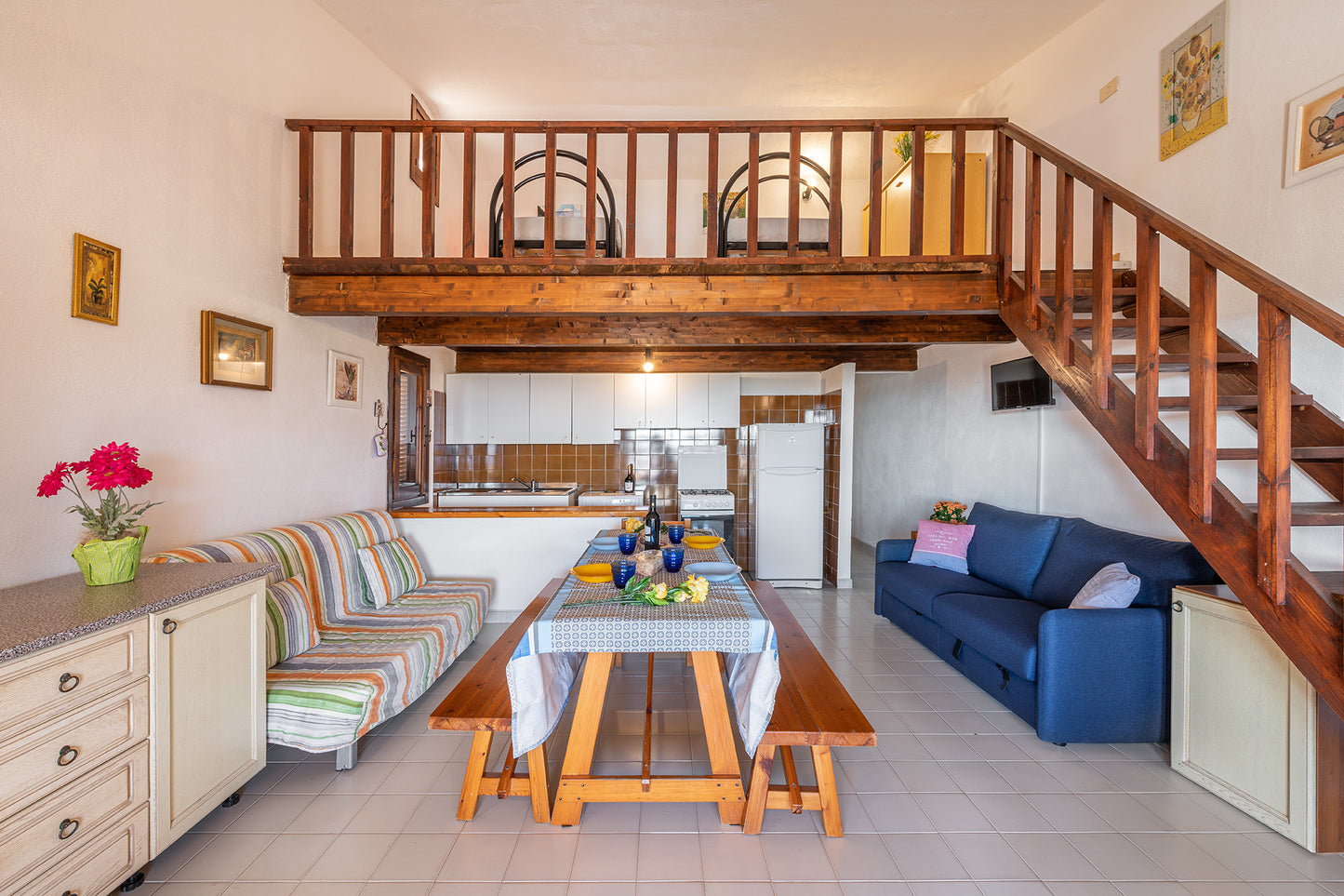 [ "VILLA TAVOLARA TRILO" // PORTO ISTANA ]