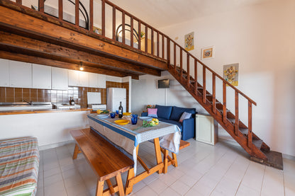 [ "VILLA TAVOLARA TRILO" // PORTO ISTANA ]