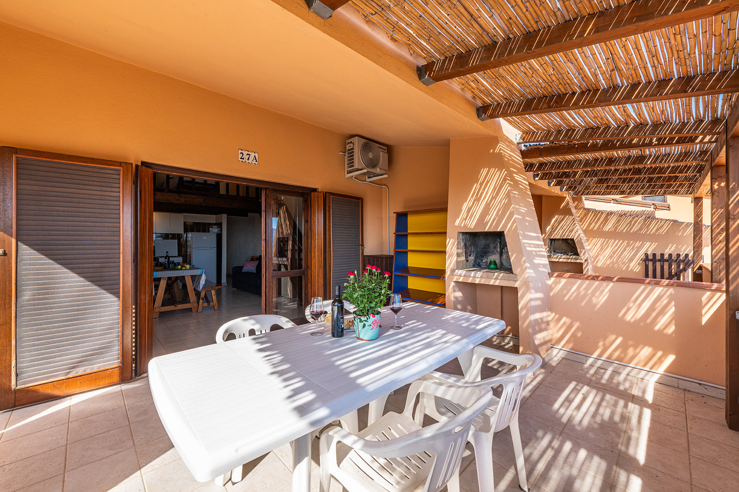 [ "VILLA TAVOLARA TRILO" // PORTO ISTANA ]