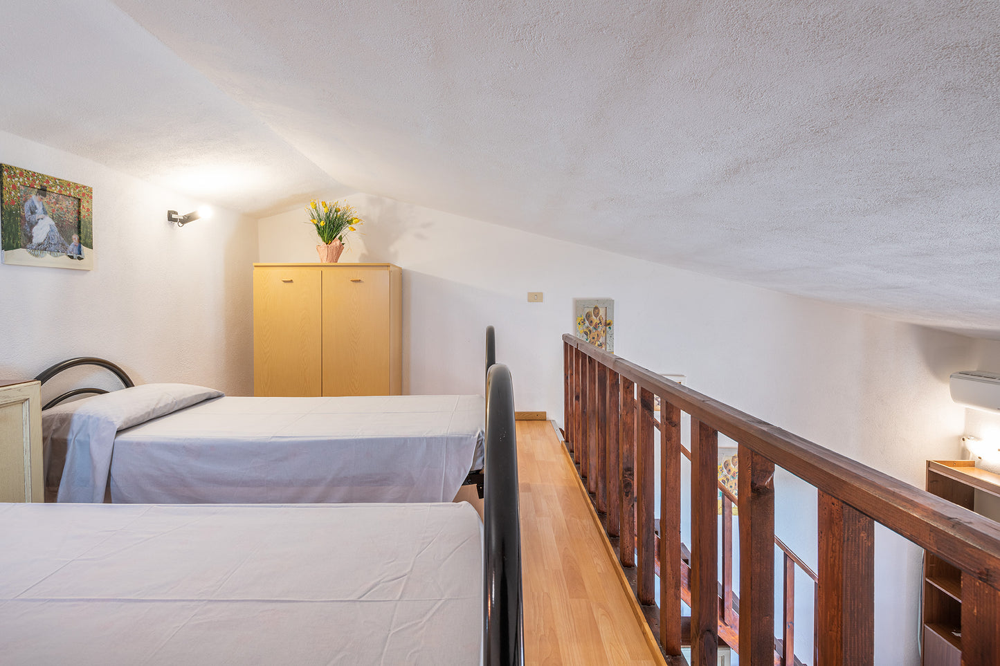 [ "VILLA TAVOLARA TRILO" // PORTO ISTANA ]