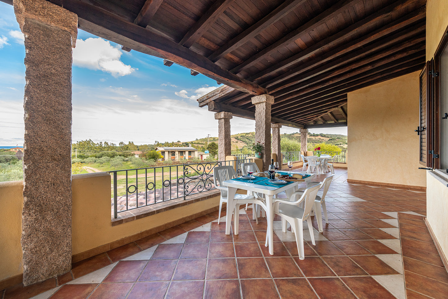 [ "VILLA MIRTO QUADRI" // SINISCOLA ]