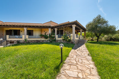 [ "VILLA MIRTO TRILO 3" // SINISCOLA ]