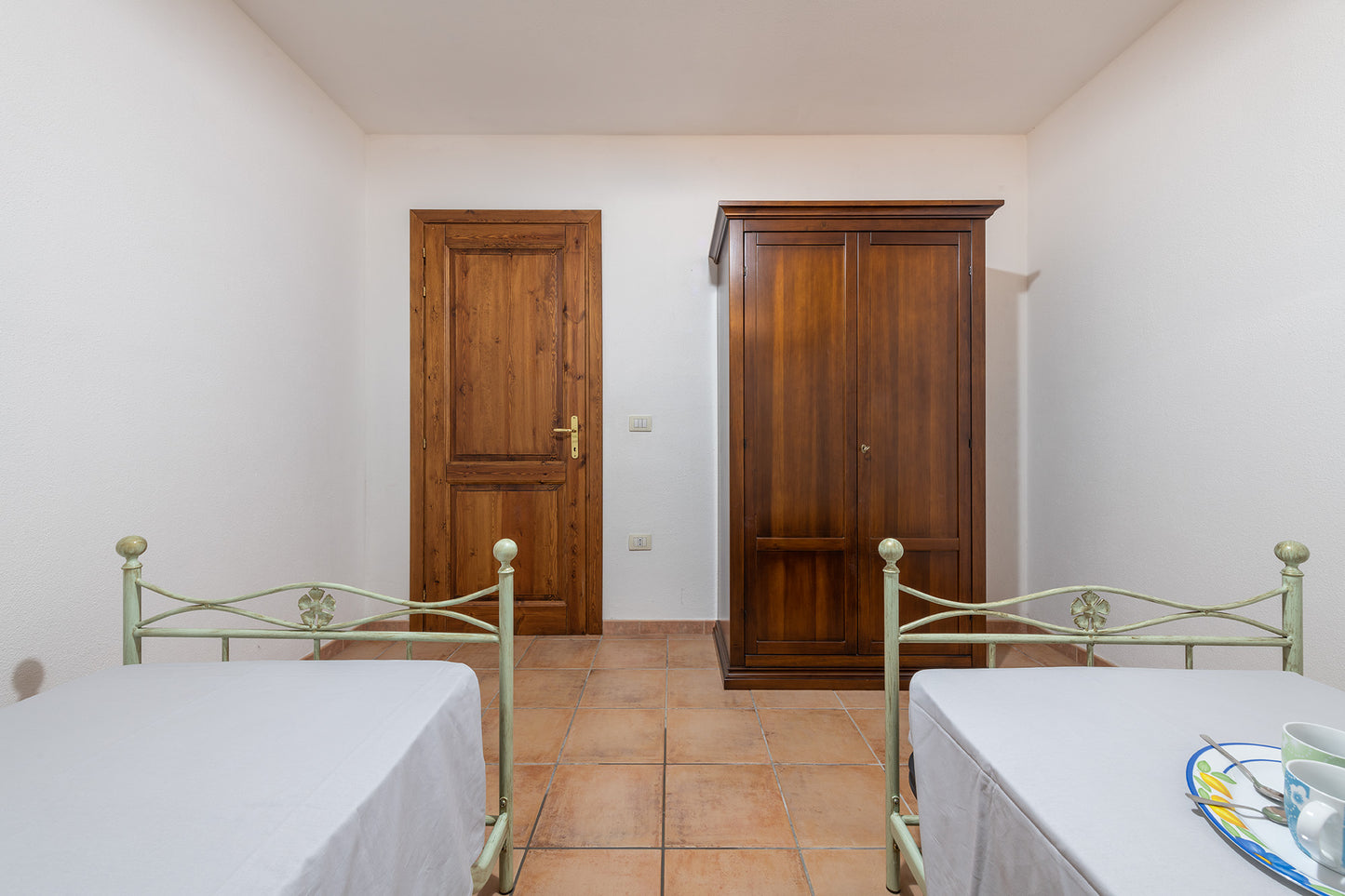 [ "VILLA MIRTO TRILO 5" // SINISCOLA ]