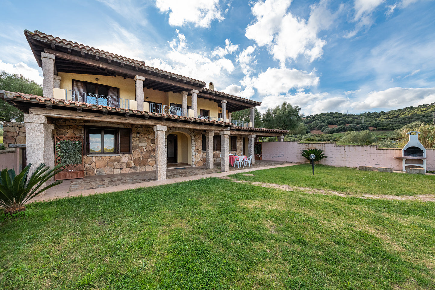 [ "VILLA MIRTO TRILO 5" // SINISCOLA ]