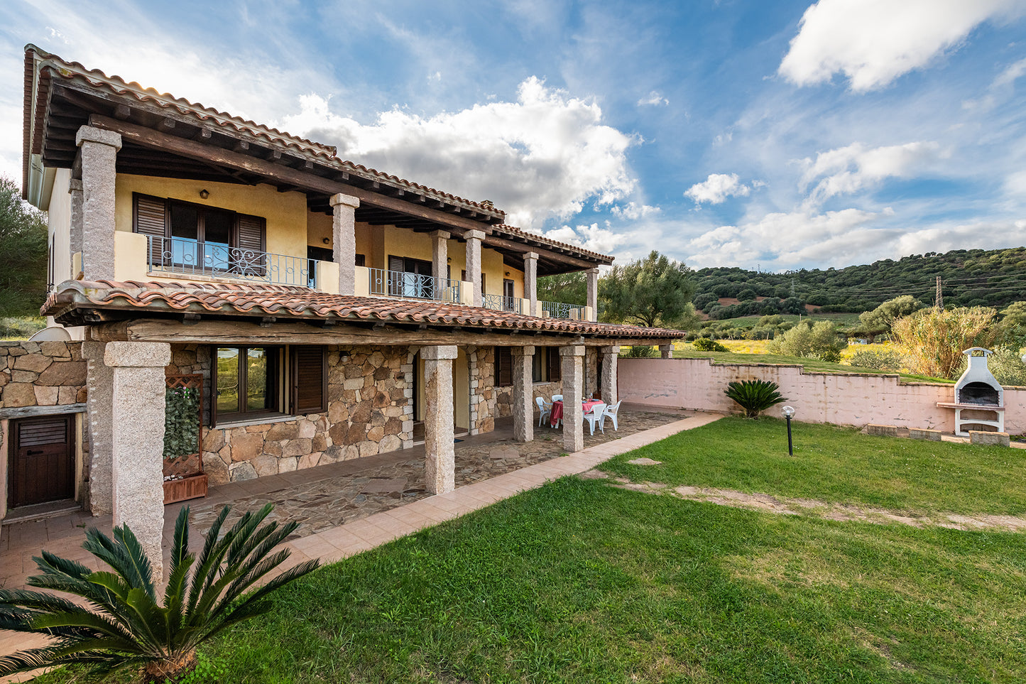 [ "VILLA MIRTO TRILO 5" // SINISCOLA ]