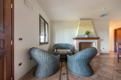 [ "VILLA MIRTO QUADRI" // SINISCOLA ]