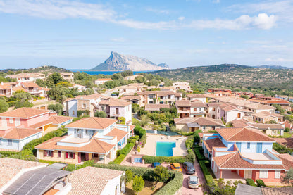 [RESIDENCE "LA PERLA" // MONTE PETROSU]
