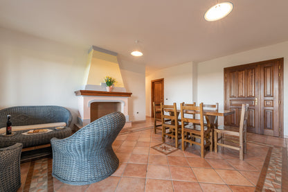 [ "VILLA MIRTO QUADRI" // SINISCOLA ]