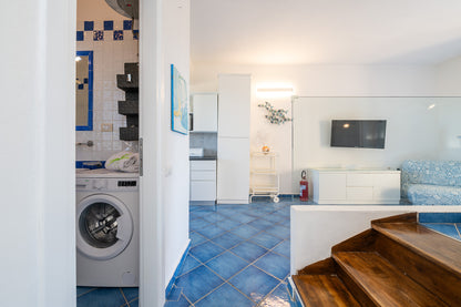 [ "PELOSA BREEZE BILO" // STINTINO ]