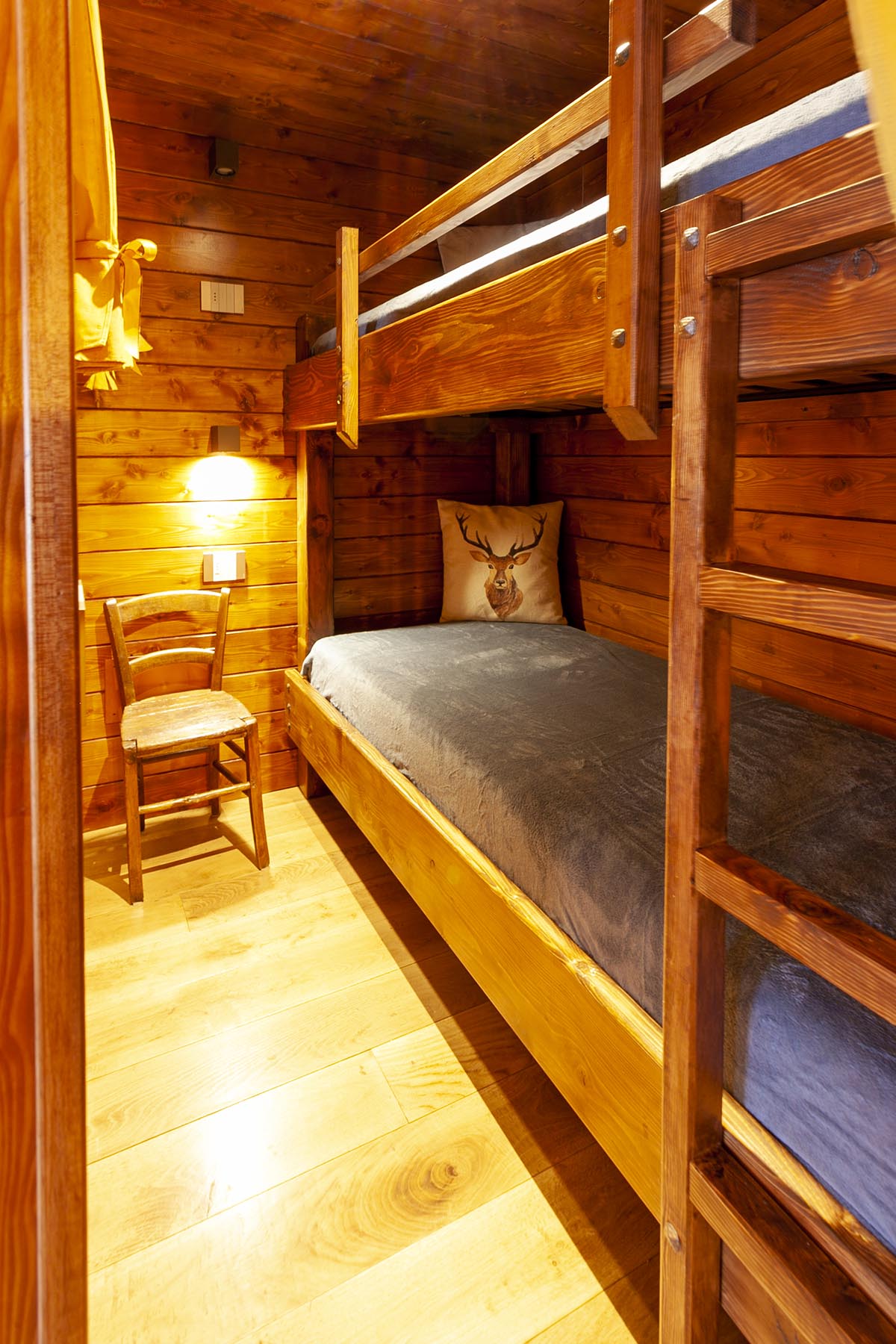 [ "CHALET INCANTO" //  SCHIERANCO-VALLE ANTRONA ]