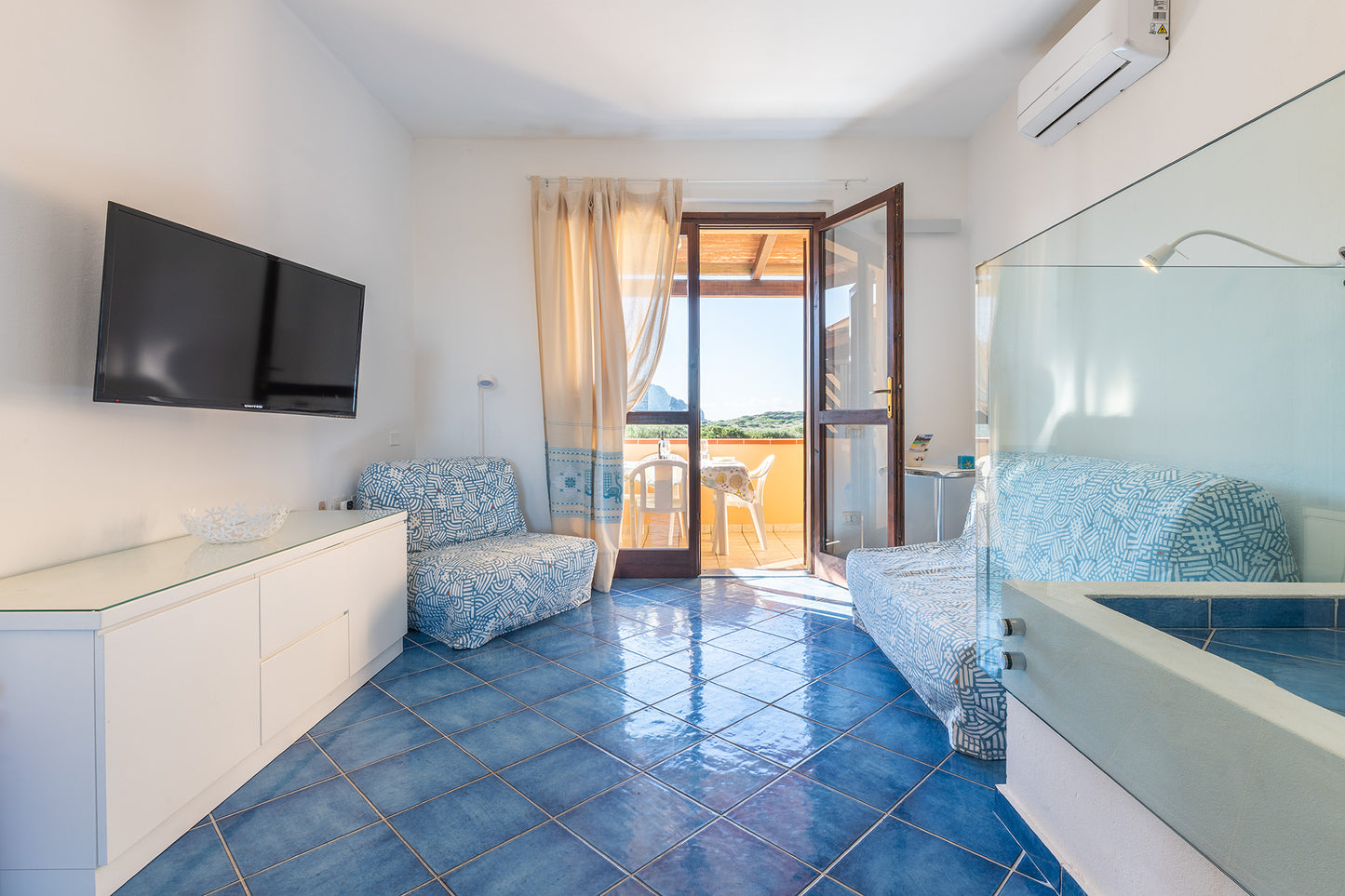 [ "PELOSA BREEZE BILO" // STINTINO ]