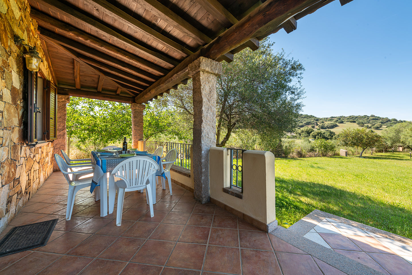 [ "VILLA MIRTO TRILO 3" // SINISCOLA ]