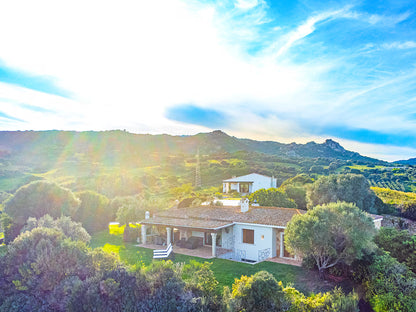 [ "VILLA GINEPRO" // ARZACHENA ]