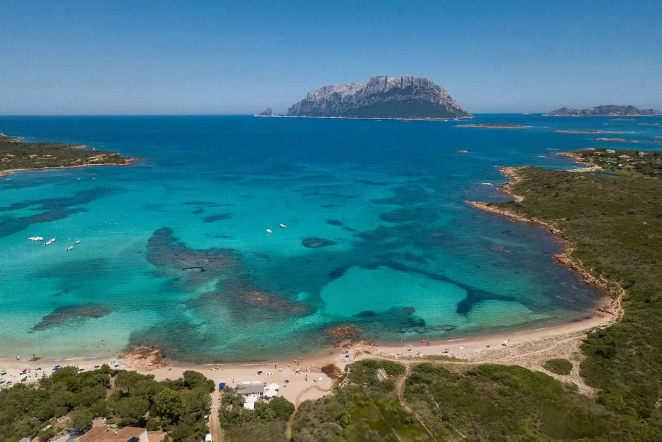 [ "TRILO VISTA TAVOLARA" // PORTO ISTANA ]