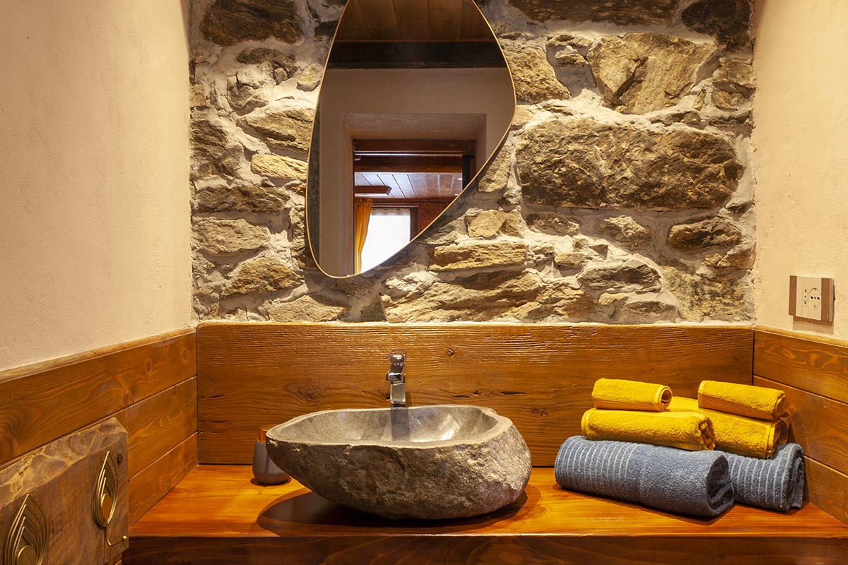 [ "CHALET INCANTO" //  SCHIERANCO-VALLE ANTRONA ]