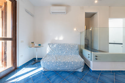 [ "PELOSA BREEZE BILO" // STINTINO ]