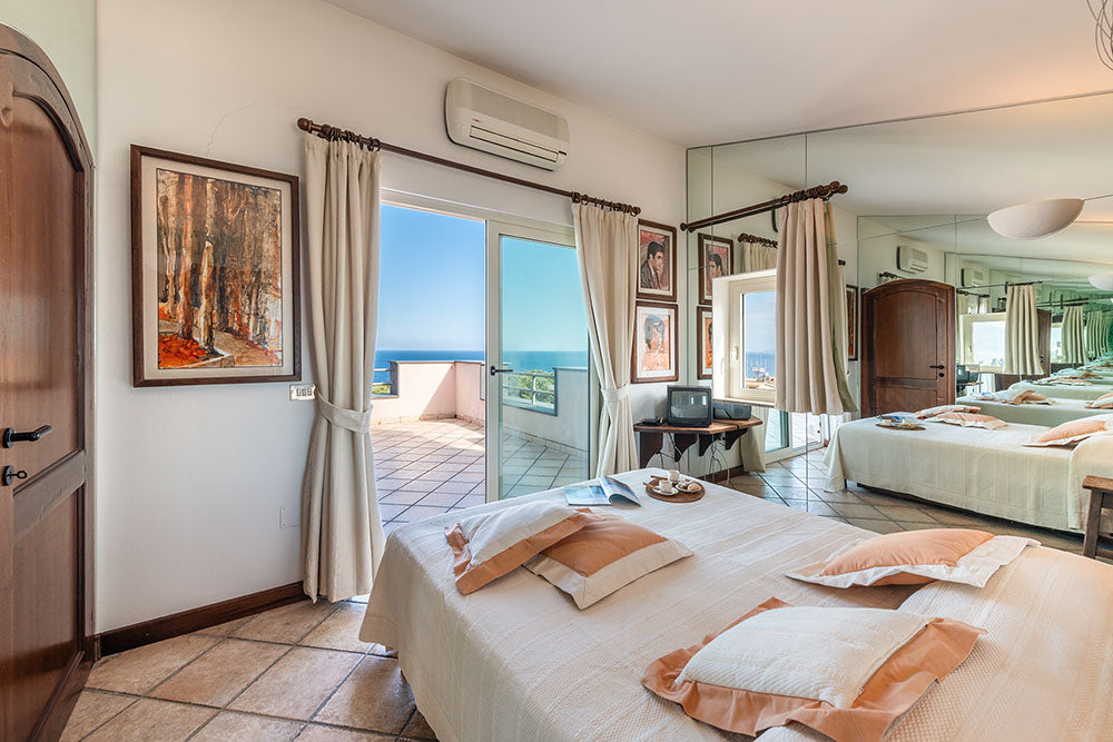 [ "VILLA GOLFO BLU" // CALA GONONE ]