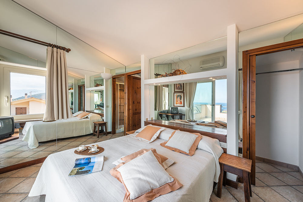 [ "VILLA GOLFO BLU" // CALA GONONE ]