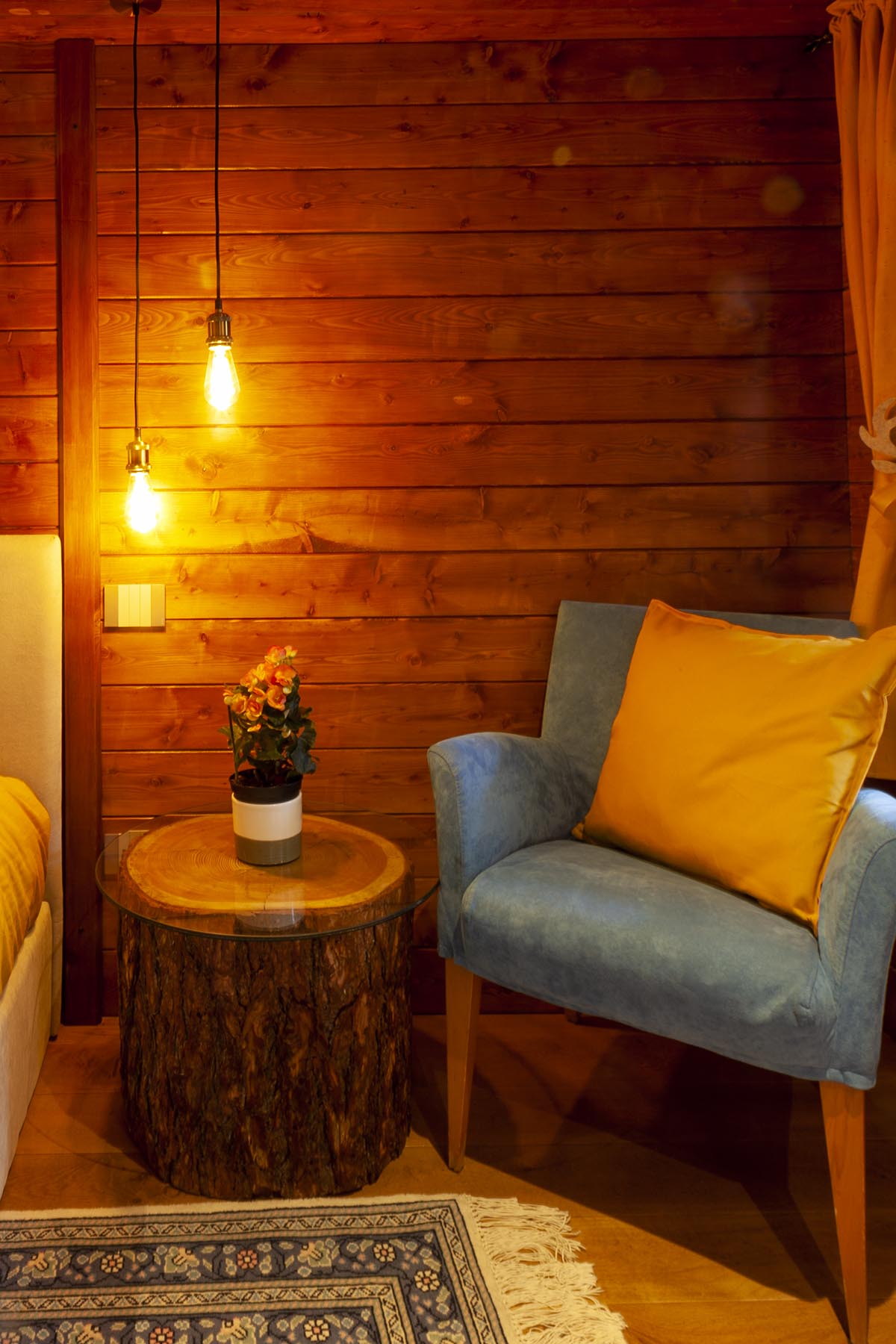 [ "CHALET INCANTO" //  SCHIERANCO-VALLE ANTRONA ]