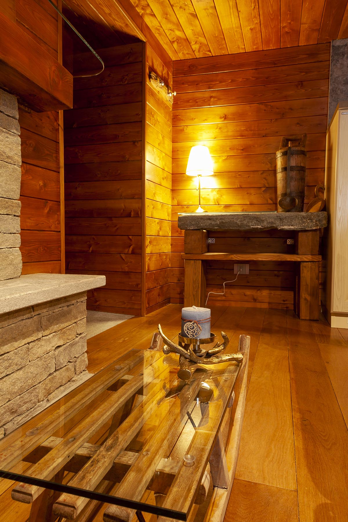 [ "CHALET INCANTO" //  SCHIERANCO-VALLE ANTRONA ]