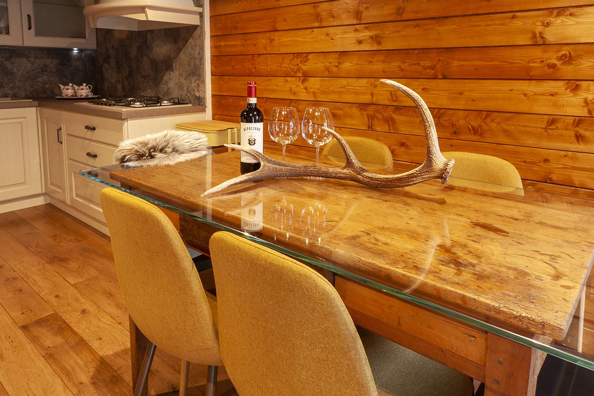 [ "CHALET INCANTO" //  SCHIERANCO-VALLE ANTRONA ]