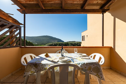 [ "PELOSA BREEZE BILO" // STINTINO ]