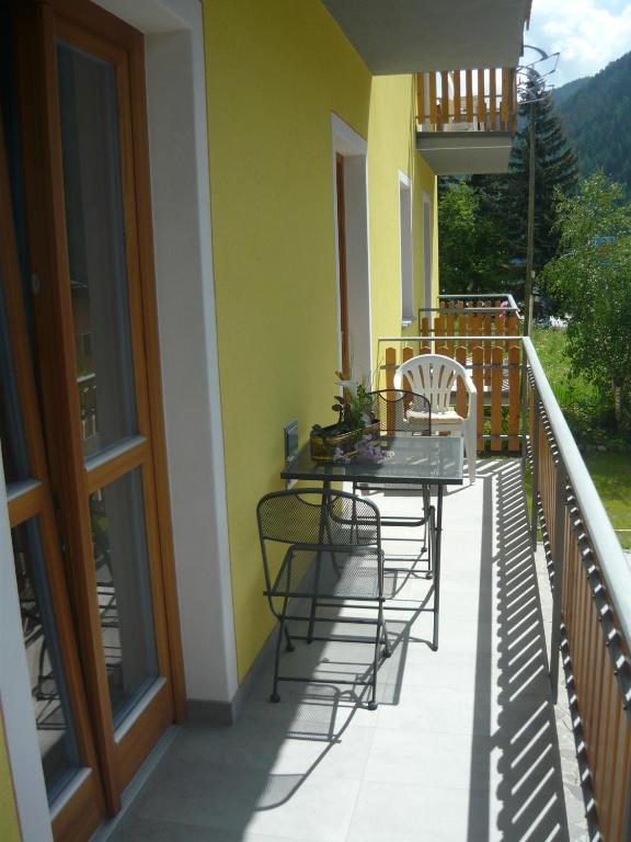 [ "APARTMENT ALPINE VISTA" // VERMIGLIO, VAL DI SOLE ]