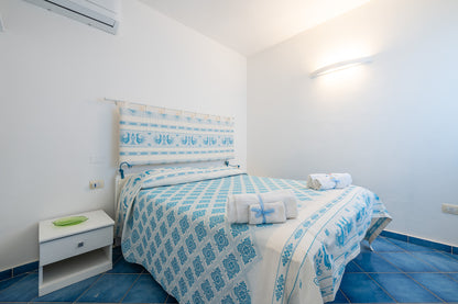 [ "PELOSA BREEZE BILO" // STINTINO ]