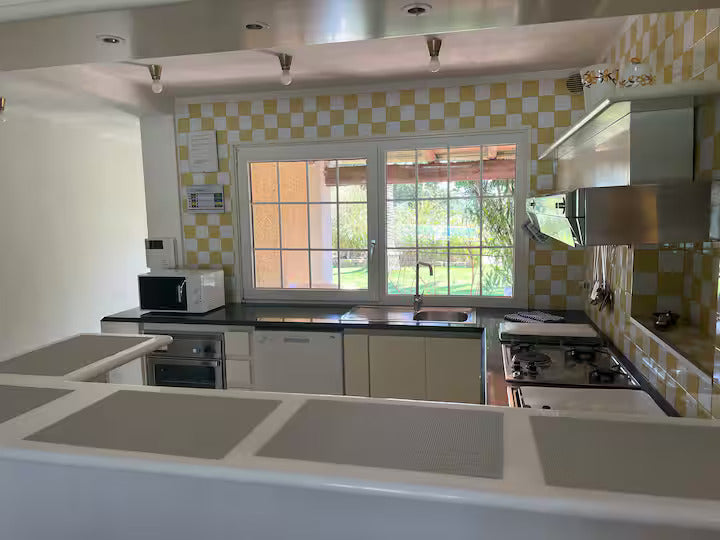 [ "VILLA OLEANDRA" TENNIS E PISCINA PRIVATA // QUARTU SANT'ELENA ]