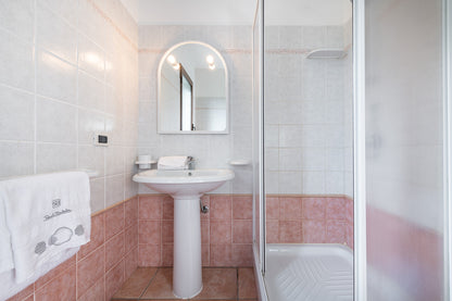 [ "VILLA MIRTO QUADRI" // SINISCOLA ]