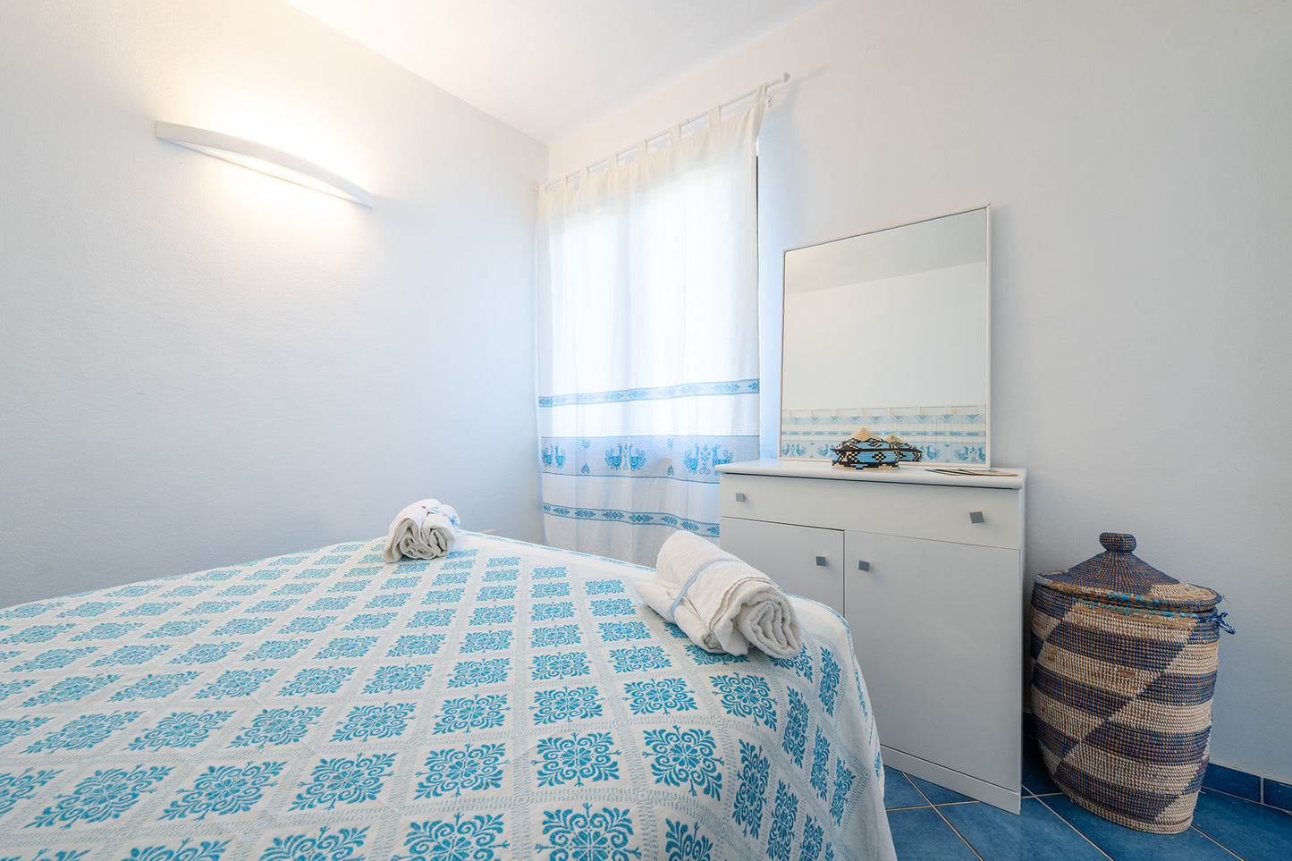 [ "PELOSA BREEZE BILO" // STINTINO ]