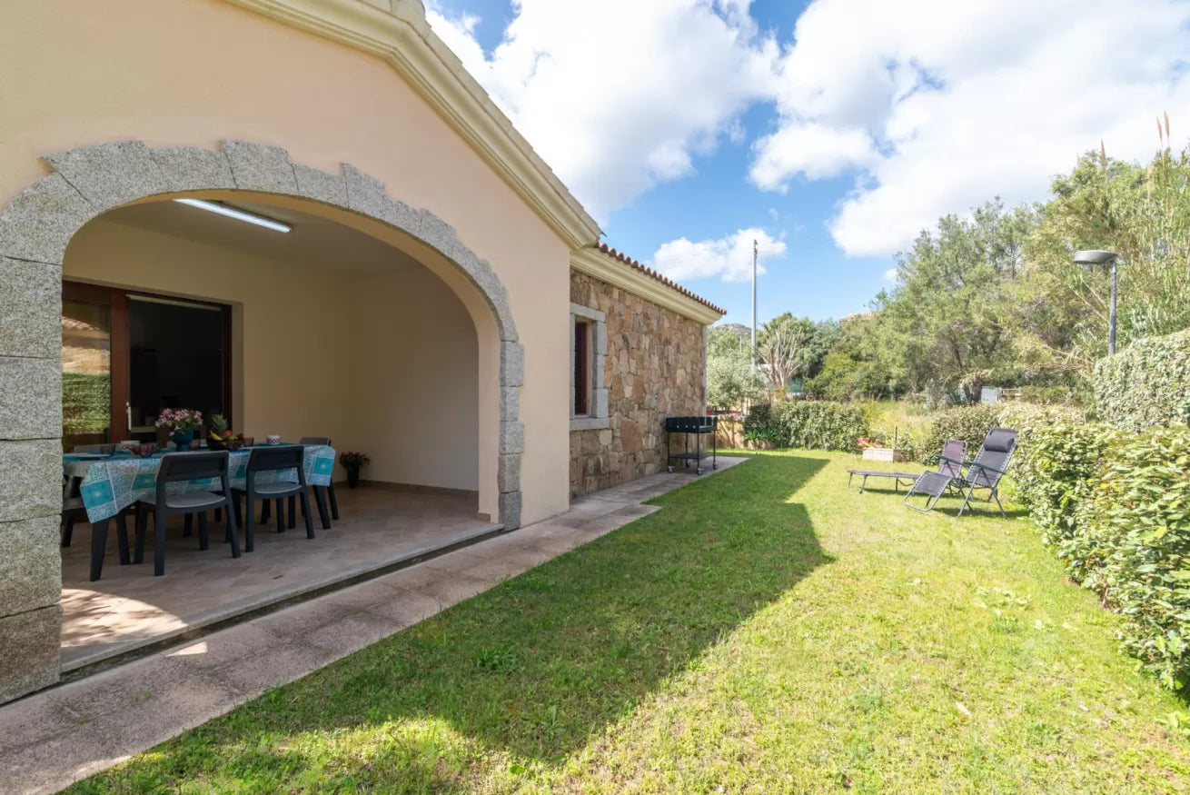 [ "CASA SMERALDA" // SAN TEODORO" ]