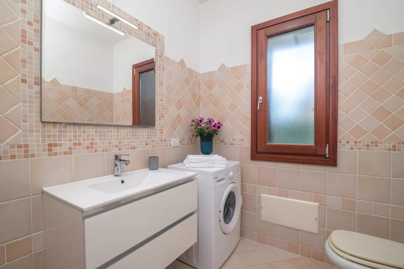 [ "CASA SMERALDA" // SAN TEODORO" ]