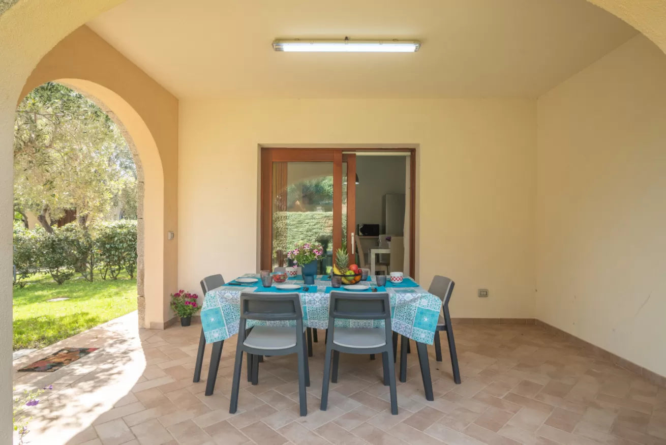 [ "CASA SMERALDA" // SAN TEODORO" ]